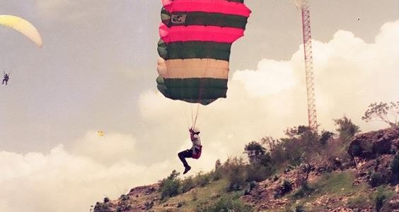 Parapente en Cuba: inicios del club ‘Escaleras al Cielo’ en la provincia de Villa Clara